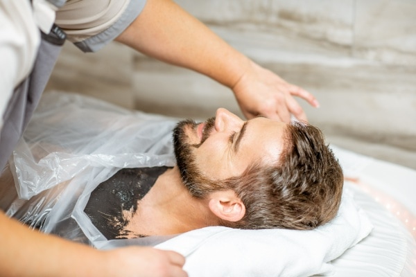 Schoonheidsbehandelingen | Wellness Compleet Almelo | Zoutscrub Pakking Ontspanningsmassage van 60 minuten Zoutscrub + Pakking + Ontspanningsmassage van 60 minuten